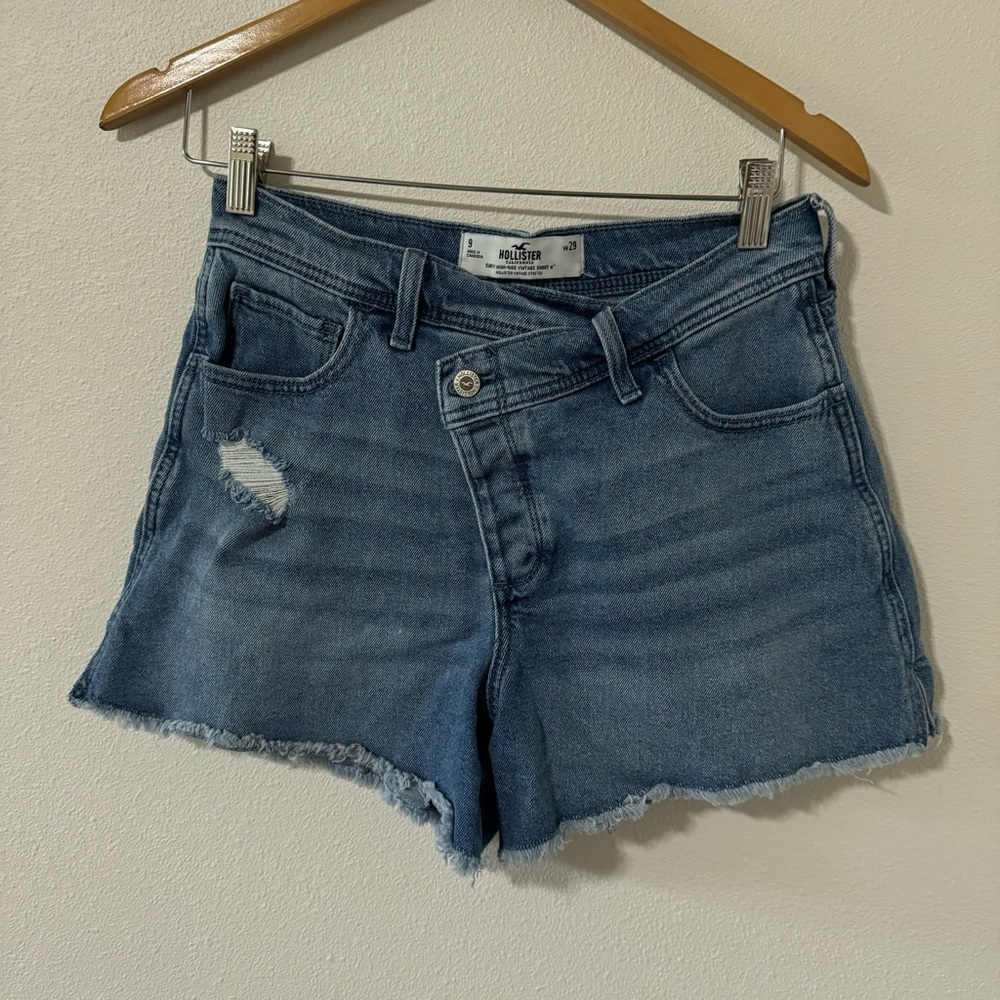 Hollister Cross Front Curvy High Rise Vintage Short 4” Button Fly Denim-9/29